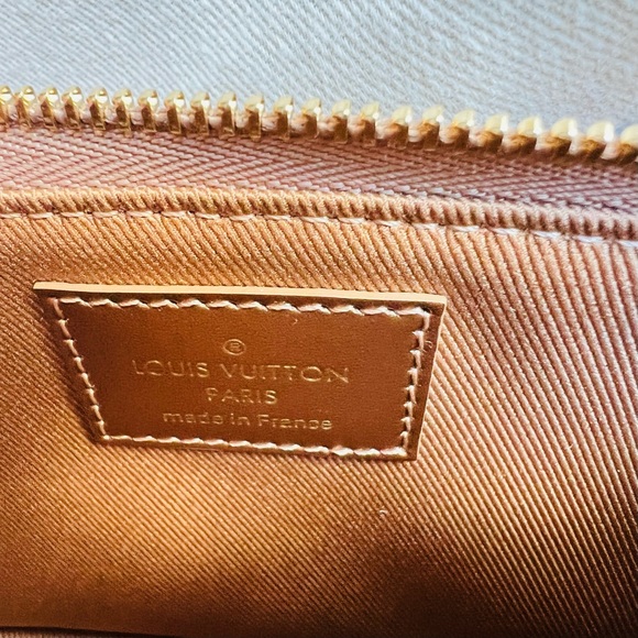 (Sold) NEW - Louis Vuitton Mini Pochette Accessoires, Rose Gold - Picture 3 of 11